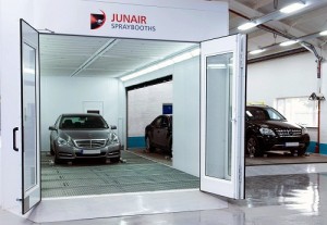 Booth-showing-LEVAC-with-car_retouched