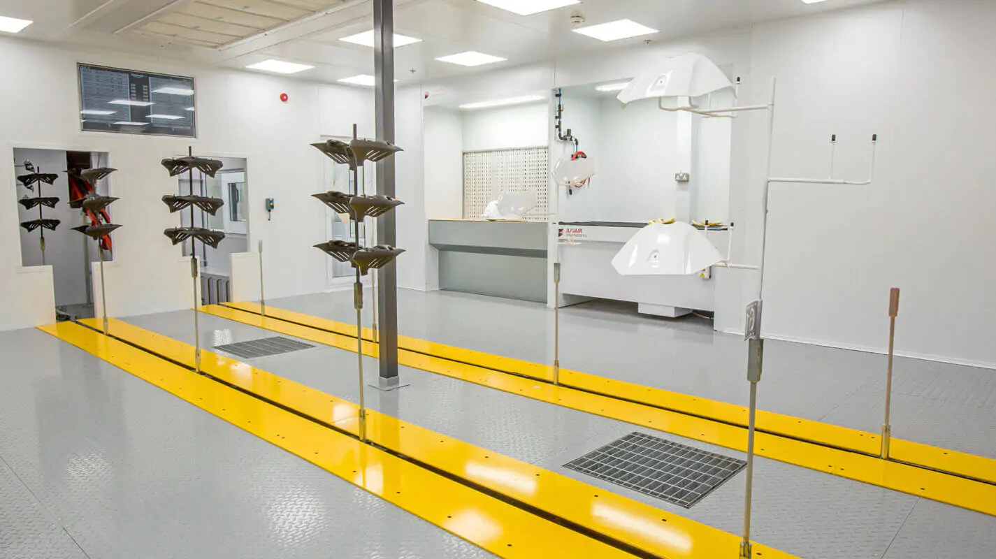 spray booth floor conveyor system